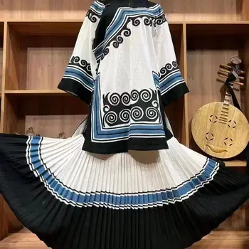Liangshan Yi Apģērbu Kokvilnas Un Kaņepes Smagā Rūpniecība Izšuvumi Tradicionālo Yunnan Yi Apģērbu Etniskā Stila Sieviešu Apģērbi